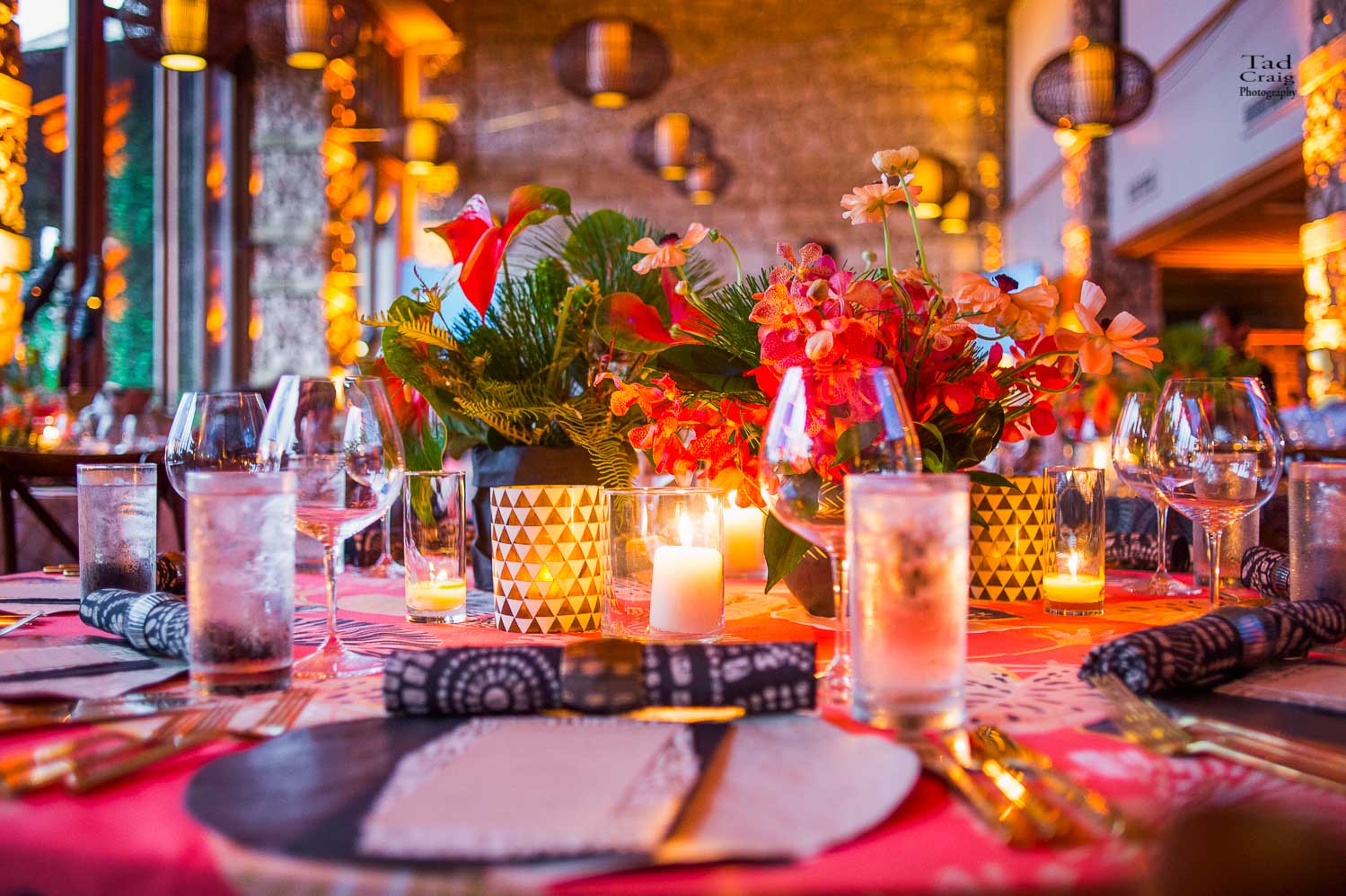 Beautifully set reception table taken by Maui Wedding Photographer 